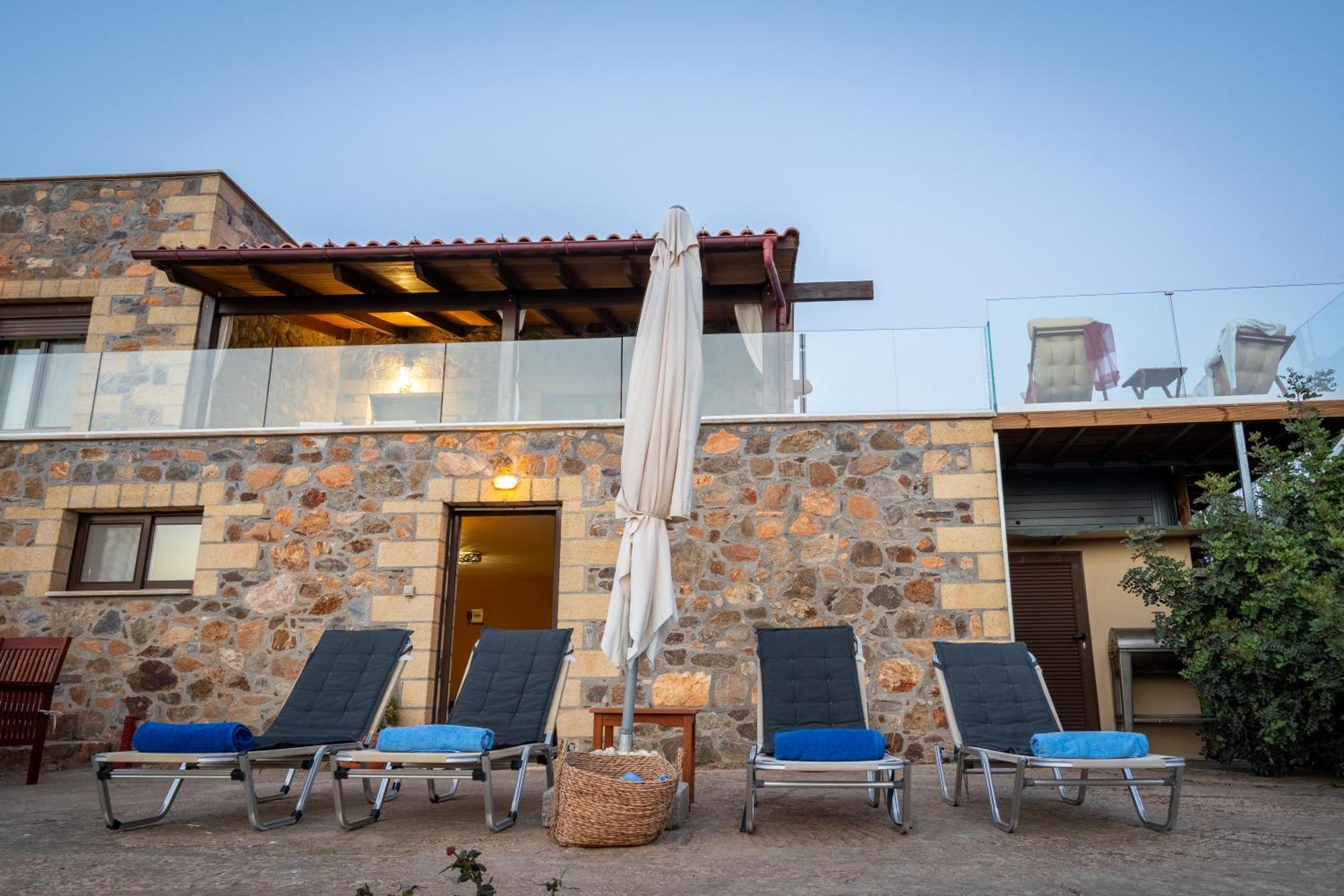 Blue Pearl Villa AmigdhalokeFálion Eksteriør billede